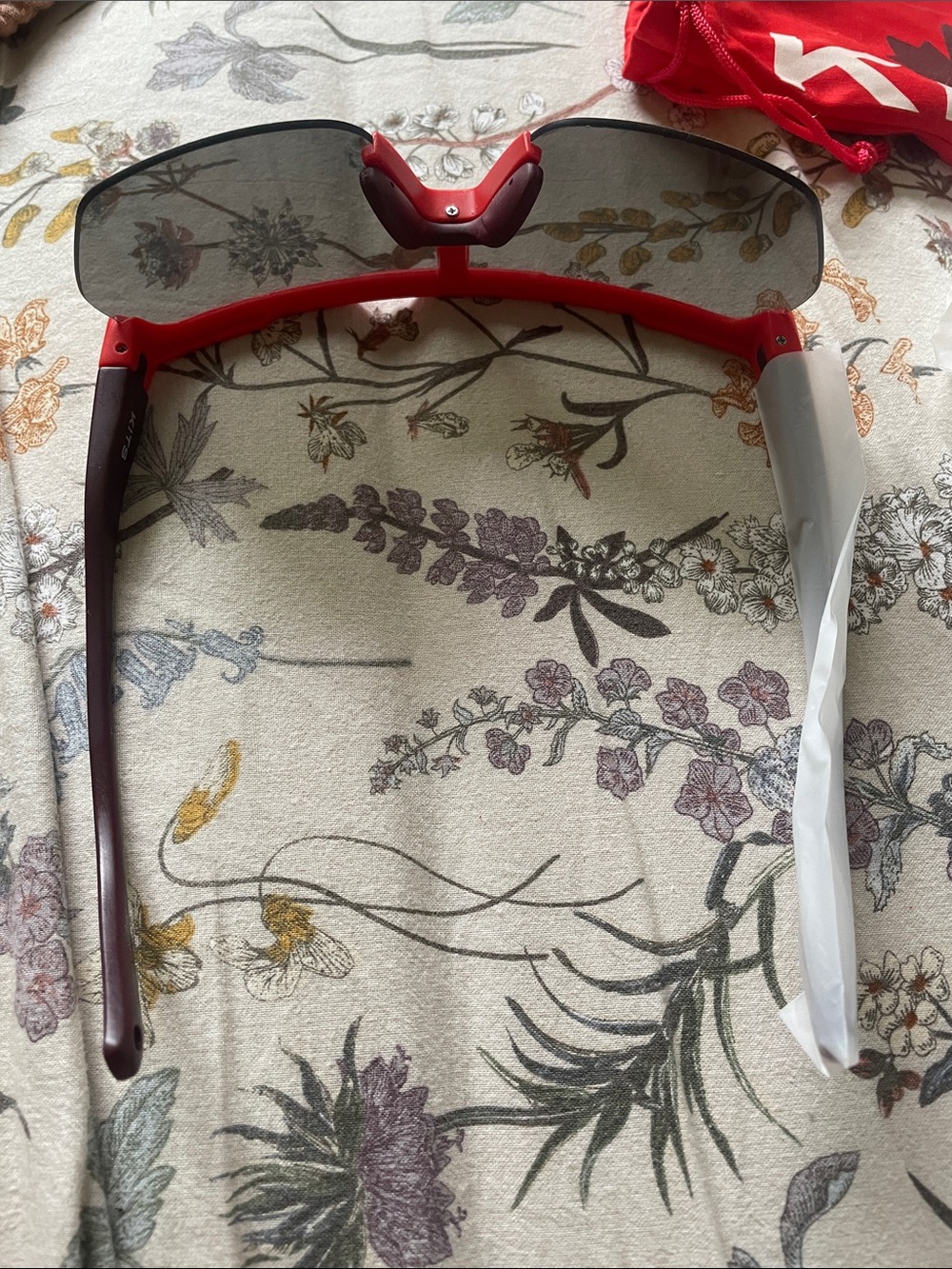 Kits Red Canada Visor Cycling
Sunglasses - Unisex - Picture 5 of 10